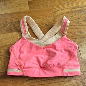 Lululemom pink sports bra